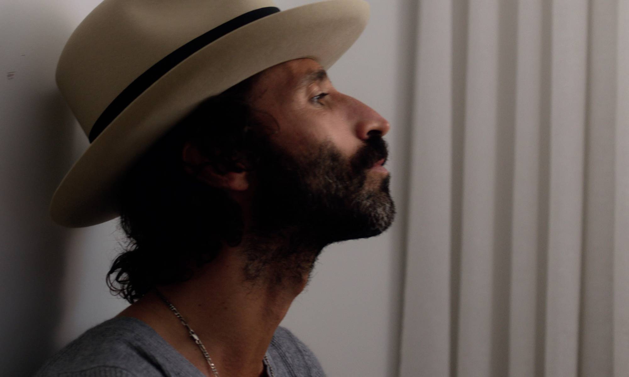 Leiva estrenó el video de Infinitos, junto a Zoe Gotusso